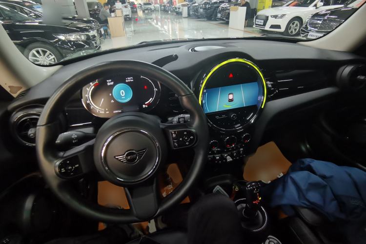 Used  MINI 2022 Updated 1.5T COOPER Classic Edition
