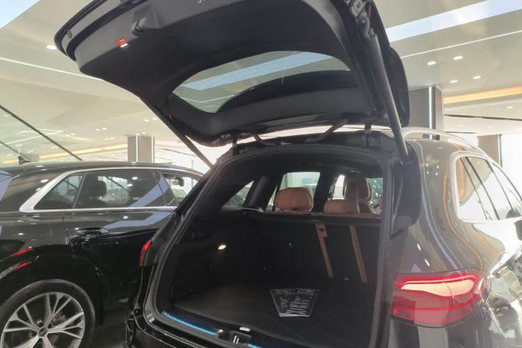 Used Mercedes-Benz GLC 2025 Facelift GLC 260 L 4MATIC Luxury Edition
