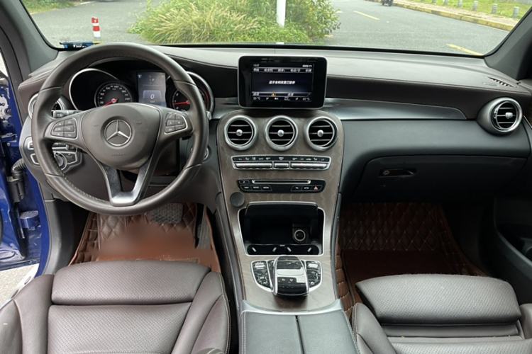 Used Mercedes-Benz GLC 2016 GLC 300 4MATIC Dynamic Model