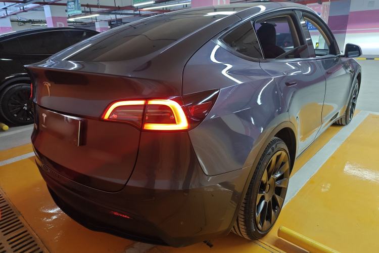 Used Tesla Model Y 2021 Long-Range All-Wheel-Drive Version 3D7