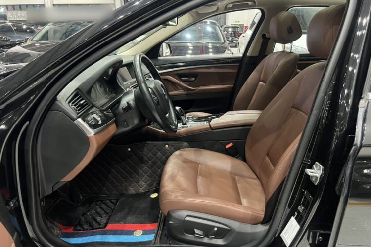 Used BMW 5 Series 2017 525Li Leading Model
