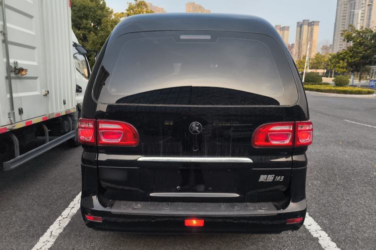 Used FORTHING Lingzhi 2023 M5L 1.6L Base Model 7 Seats