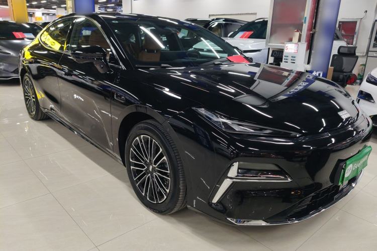 Used  Galaxy 8 2025 130km EM-i Prestige Edition
