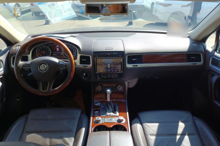 Used Volkswagen Touareg 2011 3.0 TSI Comfort Version
