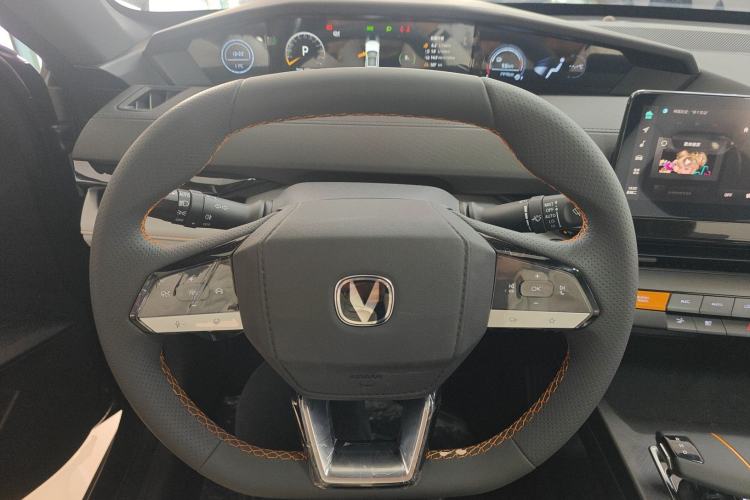 Used Changan UNI-V iDD 2024 Blue Whale Smart Electric iDD 136km ZhiKu Model
