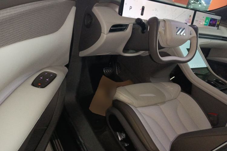 Used  LS7 2023 77 kWh Urban Fit Rear-Wheel Drive
