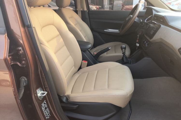 Used Wuling Hongguang 2019 1.5L S Comfort Edition China VI LAR
