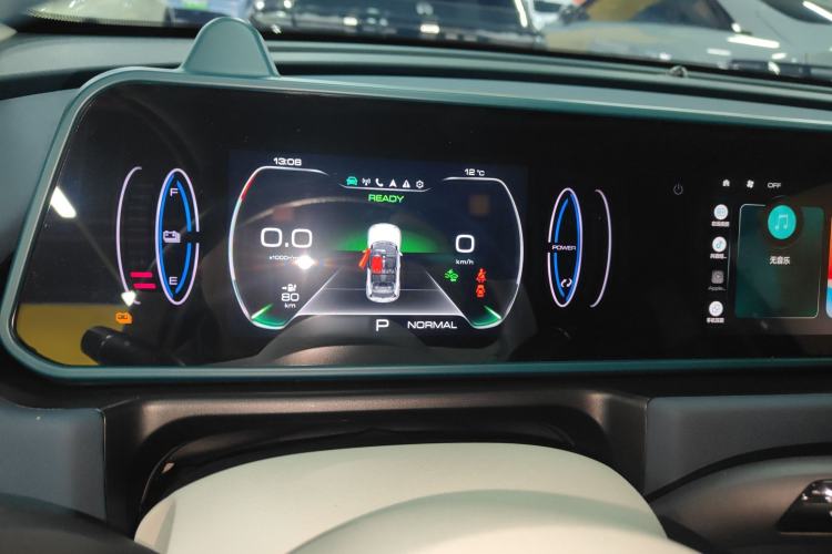 Used ORA Good Cat 2023 401 km Standard Range Luxury Version Lithium Iron Phosphate
