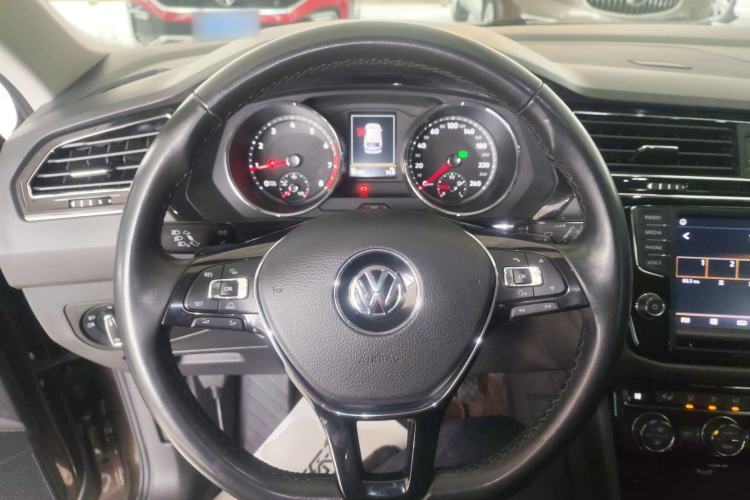 Used Volkswagen Tiguan L 2018 330TSI Automatic Two-Wheel Drive Luxury Edition
