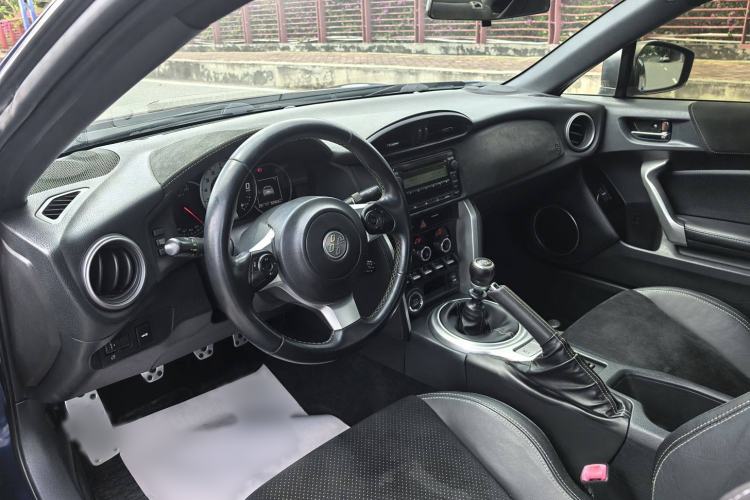 Used Toyota 86 2017 2.0L Manual Luxury Edition
