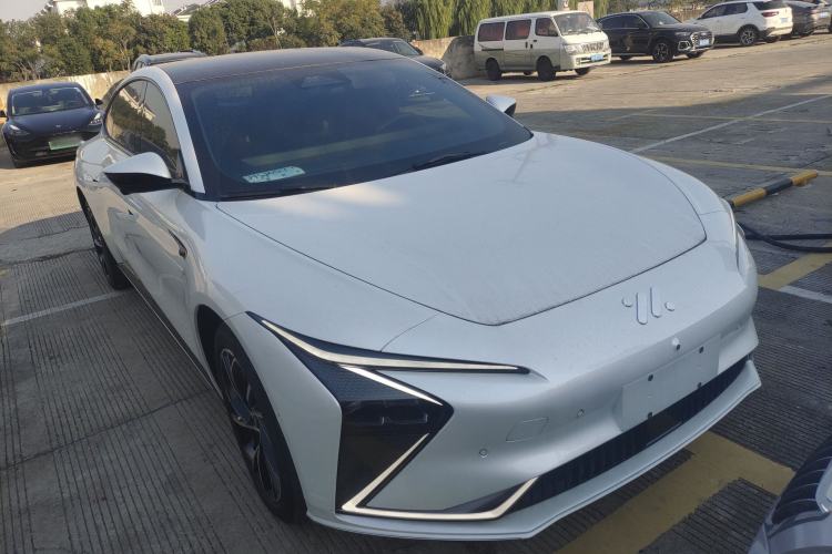 Used  L7 2022 Dynamic Model
