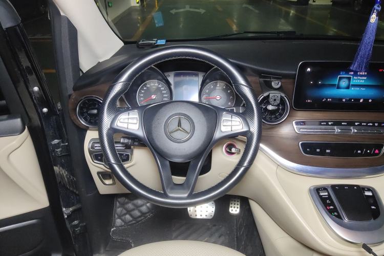 Used Mercedes-Benz V-Class 2021 V 260 Avantgarde Edition
