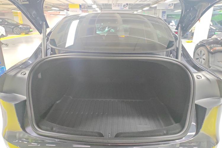 Used Tesla Model 3 2025 Rear-Wheel-Drive Version
