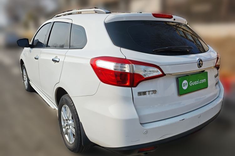 Used Venucia T70 2015 2.0L CVT Smart Choice Edition
