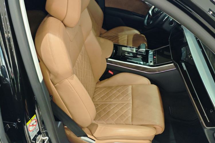 Used Audi A8 2022 A8L 50 TFSI quattro Comfort Edition Collector's Model
