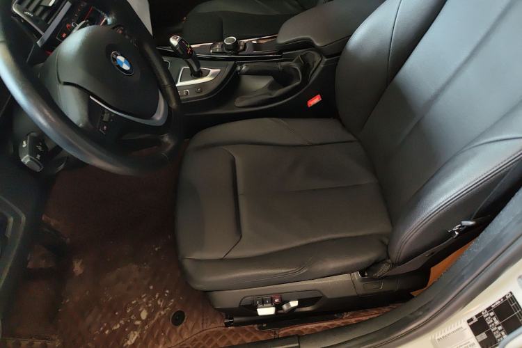 Used BMW 3 Series 2016 320Li Ambition Model
