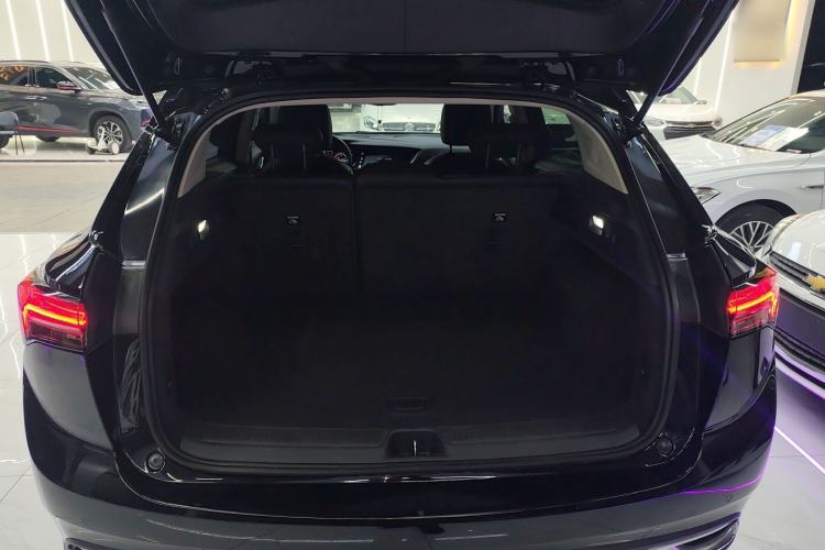 Used Buick Envision 2022 Facelift Encore S 552T Two-Wheel-Drive Luxury Model
