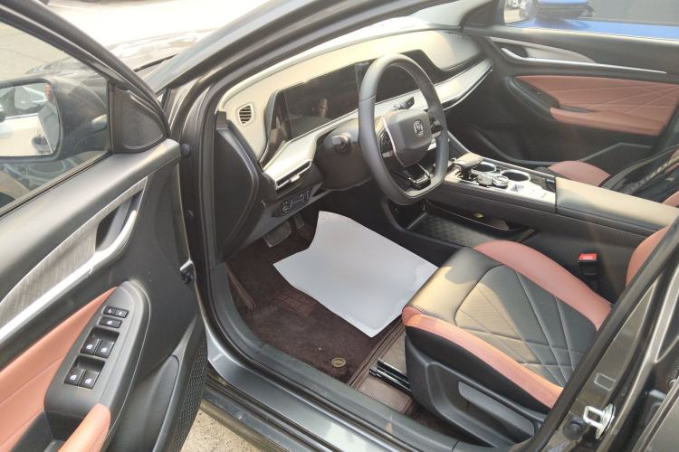 Used Changan Eado 2024 PLUS Blue Whale NE 1.4T GDI DCT High-Energy Edition
