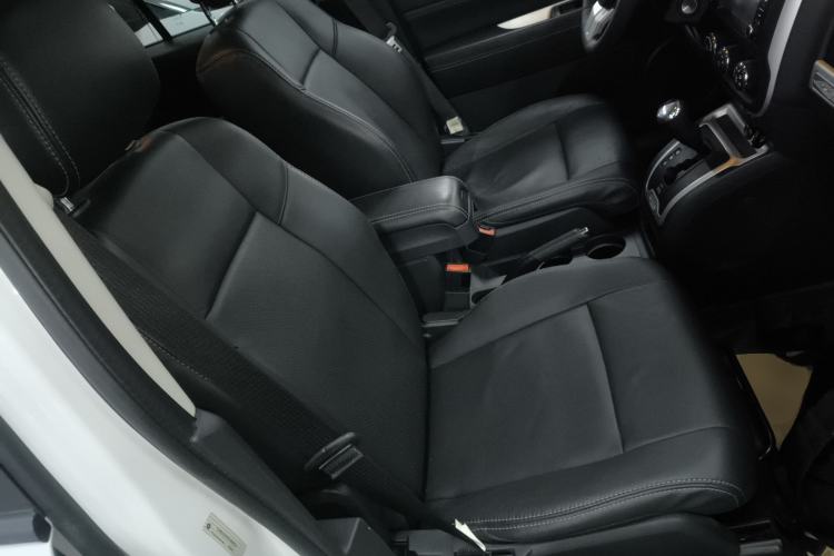 Used  Compass 2014 Revised Version 2.0L Two-Wheel Drive Elite Edition
