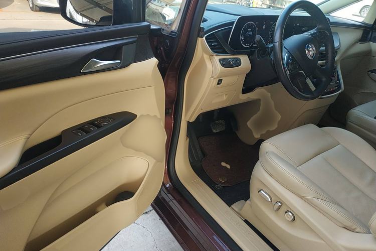 Used Buick GL8 2022 ES Landtrek 653T Luxury Edition
