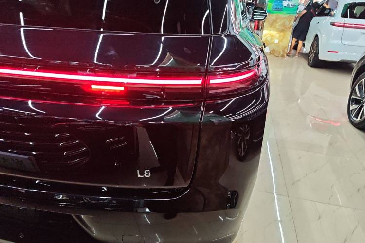 Used Li Auto L8 2023 Pro Model

