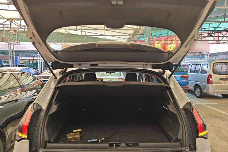 Used Peugeot 3008 2018 2.0L Automatic Classic Edition
