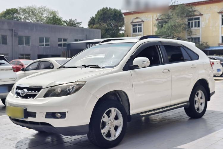 Used BYD S6 2014 2.0L Manual Luxury 5-Seater
