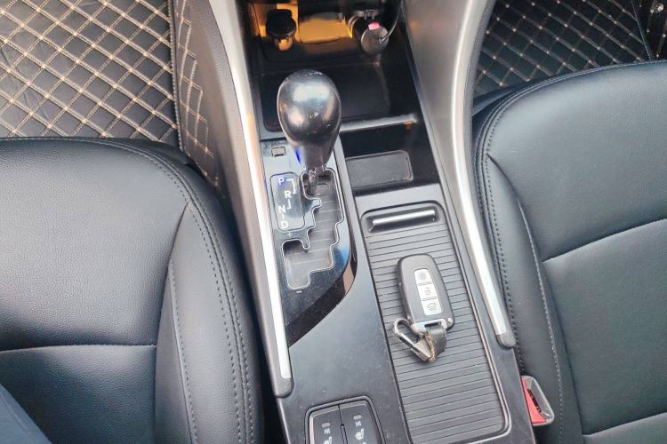 Used Hyundai Sonata 2014 2.0L Automatic Luxury Edition
