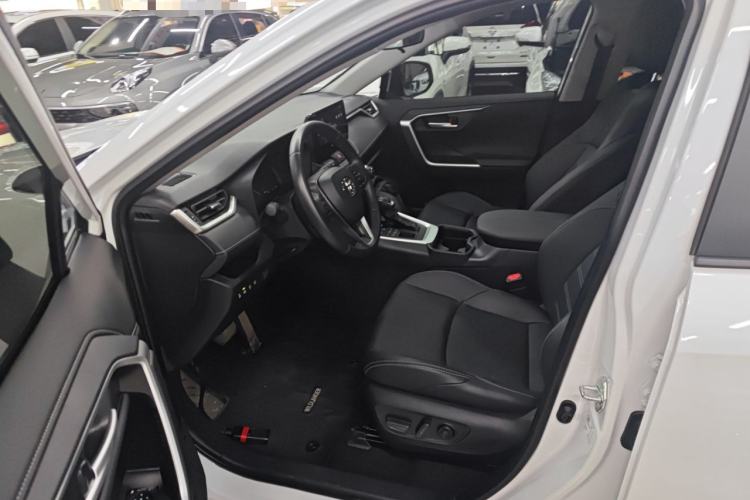 Used Toyota Wildlander 2023 2.0L CVT Four-Wheel Drive Luxury PLUS Edition
