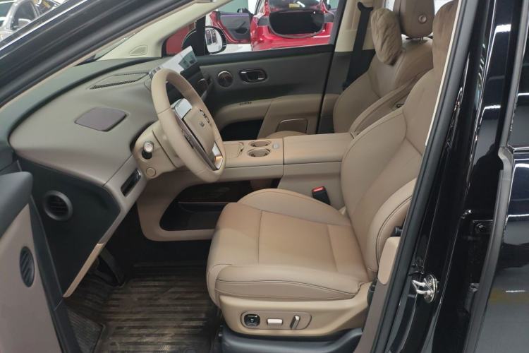 Used Li Auto Li Auto i8 2025 Standard Edition
