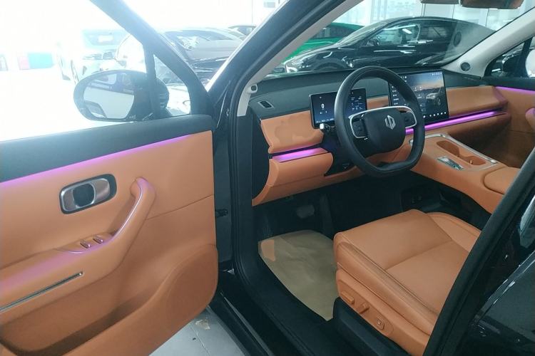 Used Leapmotor C16 2026 Extended-Range 280 LiDAR Zhizun Edition 6 Seats
