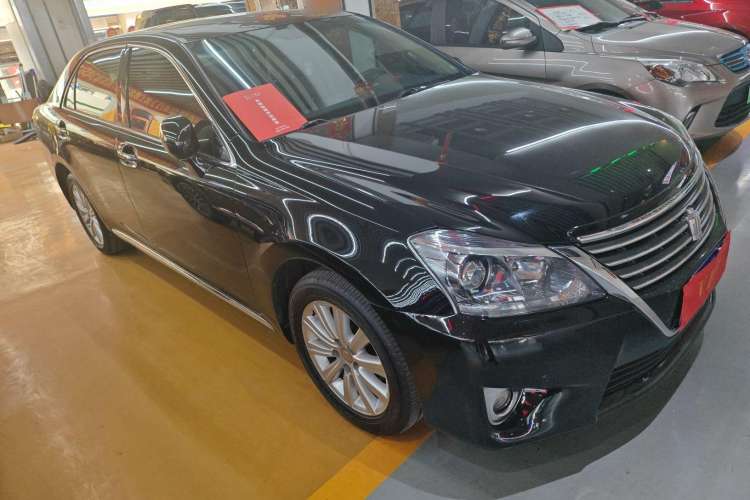 Used Toyota Crown 2012 2.5L Royal Leather Edition
