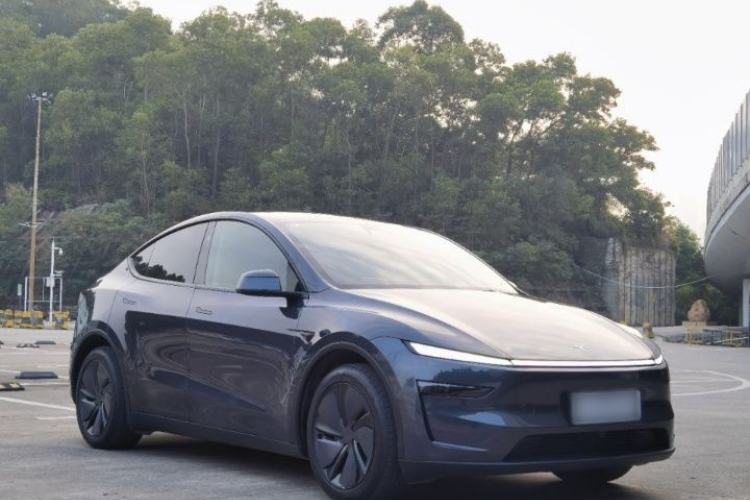 Used Tesla Model Y 2025 Rear-Wheel-Drive Version
