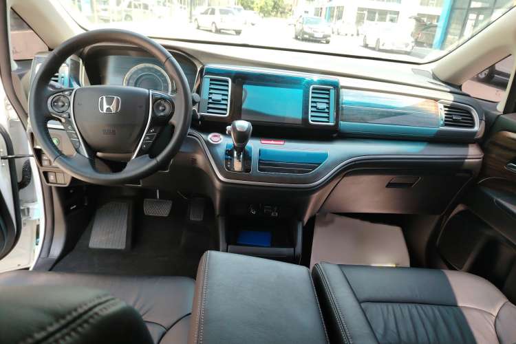 Used Honda Elysion 2016 2.4L Luxury Edition
