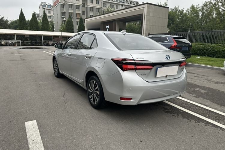 Used Toyota Corolla 2016 Dual-Engine 1.8L E-CVT Elite Edition
