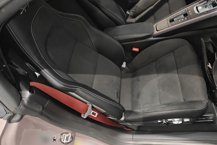 Used Porsche 718 2021 Spyder 2.0T
