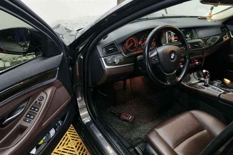 Used BMW 5 Series 2014 525Li Luxury Design Package
