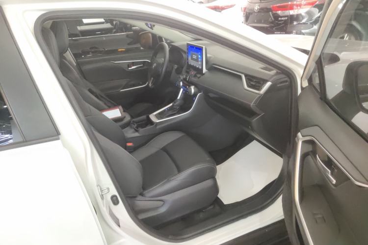 Used Toyota Wildlander 2020 2.0L CVT 4x4 Luxury Edition
