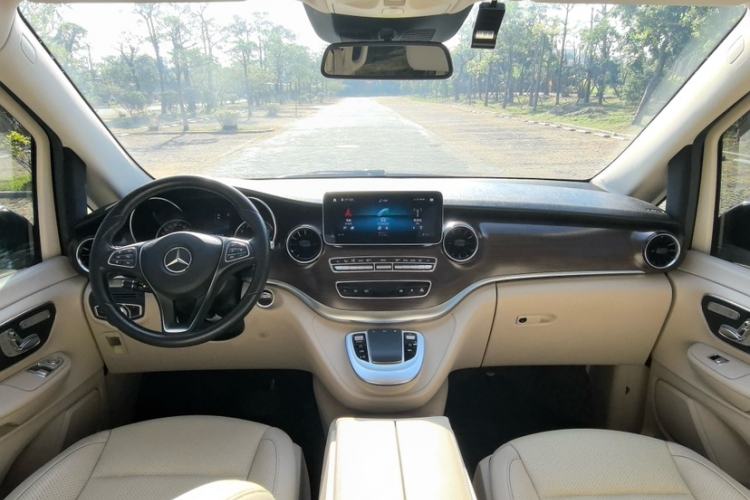 Used Mercedes-Benz V-Class 2020 V 260 Avantgarde Edition