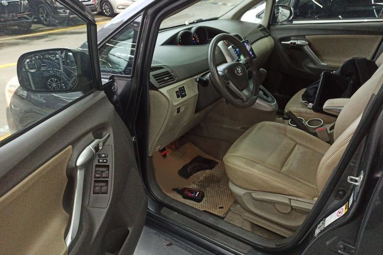 Used Toyota Verso 2014 Starlight 180E CVT Elite Edition
