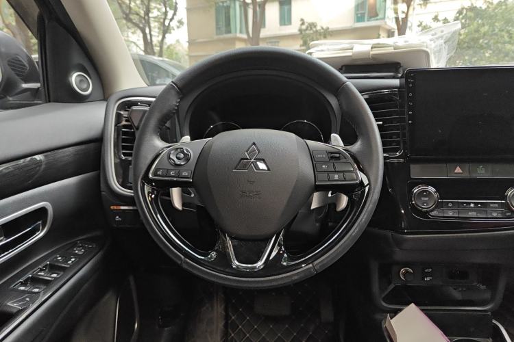 Used Mitsubishi Outlander 2018 2.4L 4x4 Prestige Edition 7 Seats
