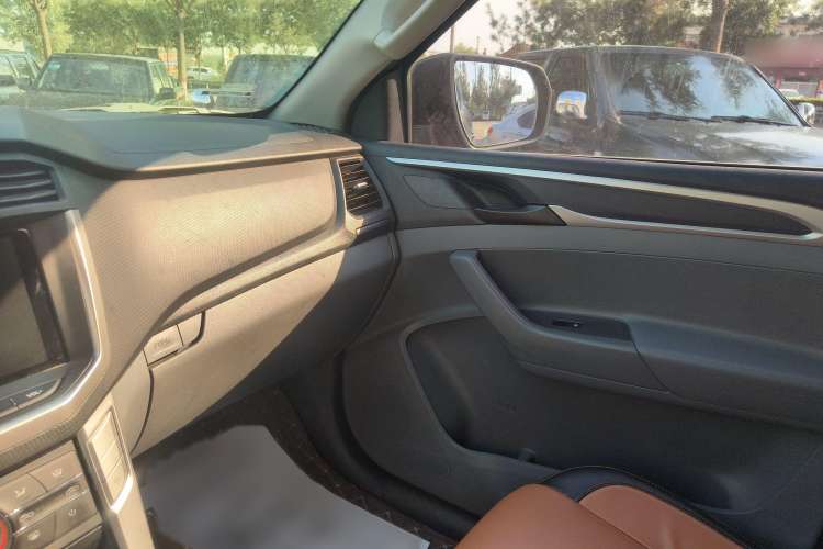 Used SAIC MAXUS T70 2020 2.0T Diesel Manual 4x4 Comfort Edition Long Bed High Ground Clearance
