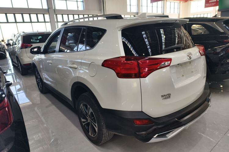 Used Toyota RAV4 2015 2.0L CVT Two-Wheel Drive Fashion Edition
