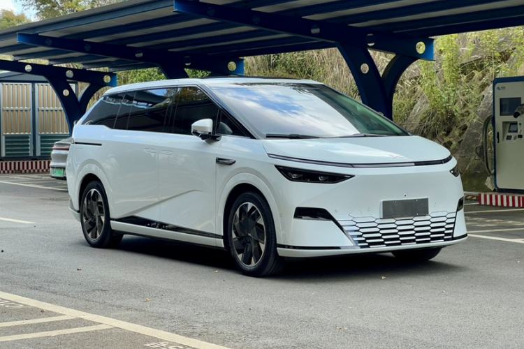 Used XPeng X9 2024 702 Ultra-Long Range Max