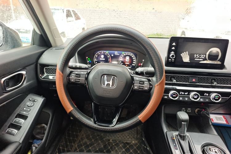 Used Honda Civic 2023 240TURBO CVT Dynamic · Center Stage Special Edition