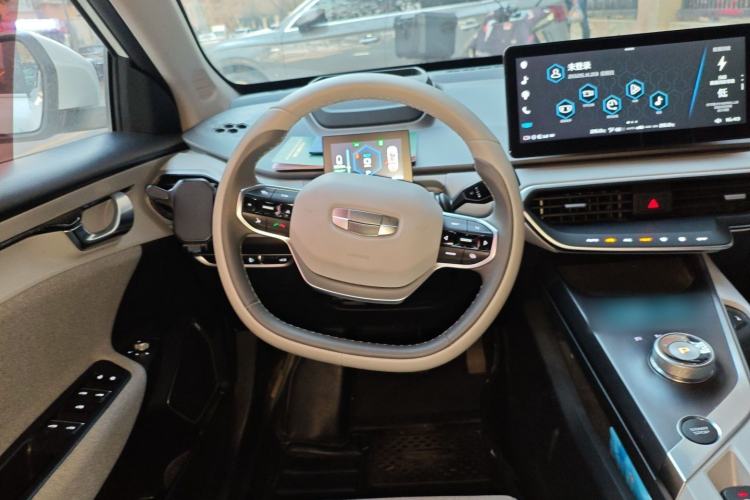 Used Geometry A 2019 High-Energy Ultra-Long Range Cube Edition
