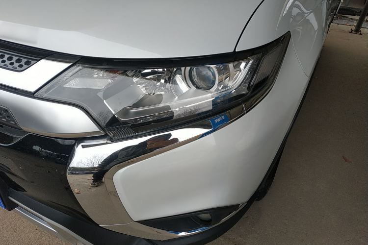 Used Mitsubishi Outlander 2020 2.0L Two-Wheel Drive Comfort Edition 7-Seater
