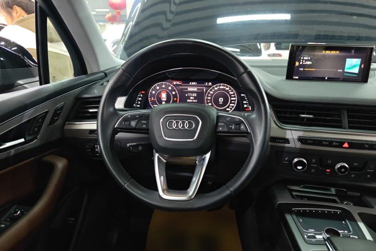 Used Audi Q7 2019 45 TFSI Comfort Model
