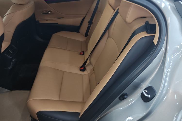 Used Lexus ES 2025 200 Premium Edition