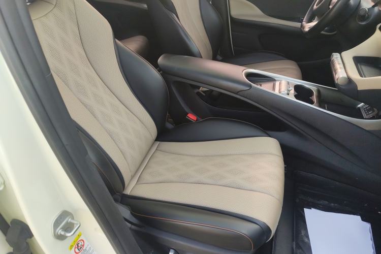 Used BYD Dolphin 2023 420 km Fashion Edition
